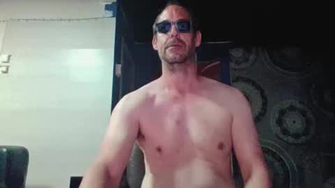 handsomeguy4ever online show from 23, 4, 2026