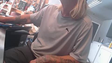 handystud33 online show from 24, 4, 2026