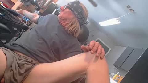 handystud33 online show from 25, 4, 2026