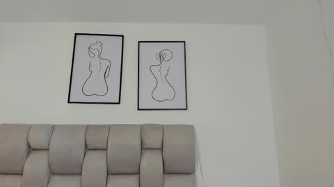 hanna__evans_ online show from 12, 9, 2025