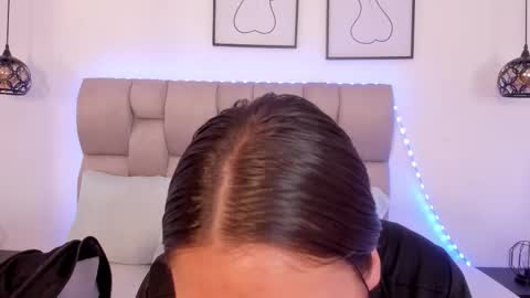 hanna__evans_ online show from 4, 2, 2026