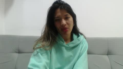Snapshot of hanna__jones7 chatting on 10, 4, 2026 Hanna online show from 10, 4, 2026