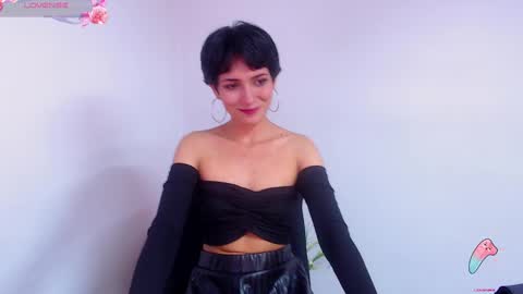 Snapshot of hanna_chloe chatting on 6, 12, 2024 Sara online show from 6, 12, 2024