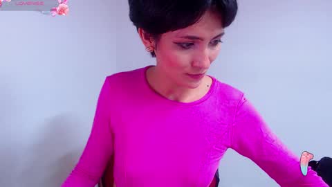 Snapshot of hanna_chloe chatting on 14, 12, 2024 Sara online show from 14, 12, 2024