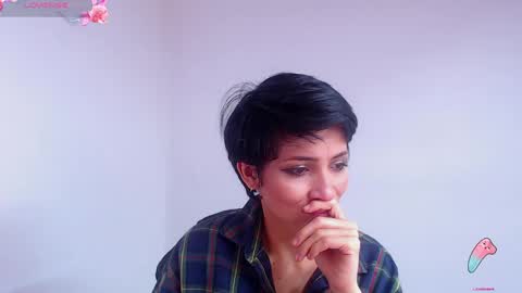 Snapshot of hanna_chloe chatting on 15, 12, 2024 Sara online show from 15, 12, 2024