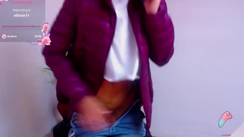 Snapshot of hanna_chloe chatting on 16, 12, 2024 Sara online show from 16, 12, 2024