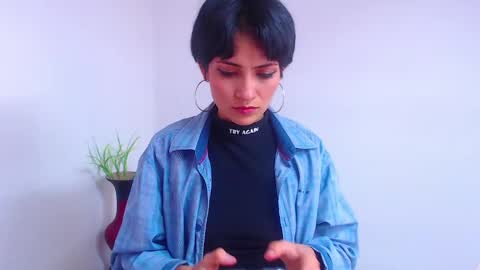 Snapshot of hanna_chloe chatting on 17, 12, 2024 Sara online show from 17, 12, 2024