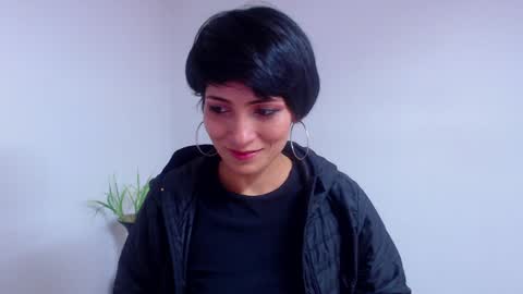 Snapshot of hanna_chloe chatting on 23, 12, 2024 Sara online show from 23, 12, 2024