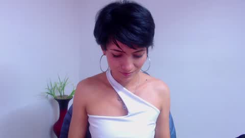Snapshot of hanna_chloe chatting on 28, 12, 2024 Sara online show from 28, 12, 2024