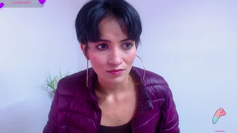 Snapshot of hanna_chloe chatting on 30, 12, 2024 Sara online show from 30, 12, 2024