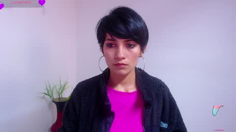 Snapshot of hanna_chloe chatting on 4, 1, 2025 Sara online show from 4, 1, 2025