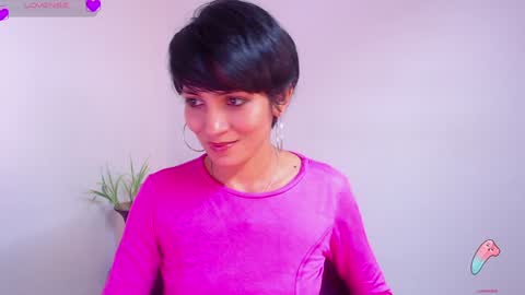 Snapshot of hanna_chloe chatting on 4, 1, 2025 Sara online show from 4, 1, 2025