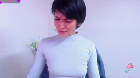 Snapshot of hanna_chloe chatting on 13, 1, 2025 Sara online show from 13, 1, 2025