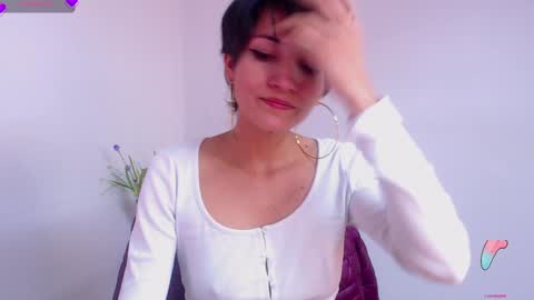 Snapshot of hanna_chloe chatting on 21, 1, 2025 Sara online show from 21, 1, 2025