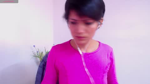 Snapshot of hanna_chloe chatting on 23, 1, 2025 Sara online show from 23, 1, 2025