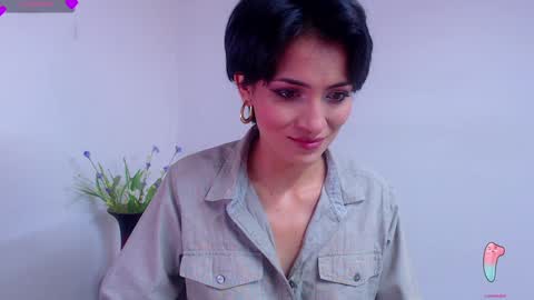 Snapshot of hanna_chloe chatting on 3, 2, 2025 Sara online show from 3, 2, 2025