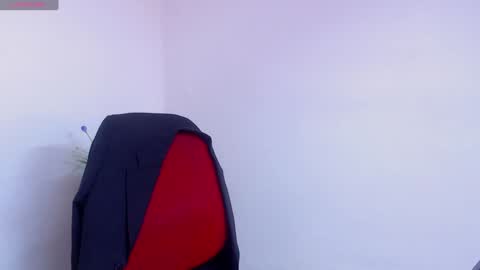 Snapshot of hanna_chloe chatting on 5, 2, 2025 Sara online show from 5, 2, 2025