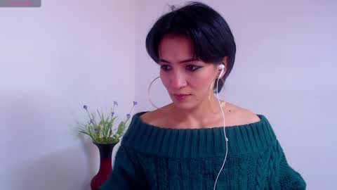 Snapshot of hanna_chloe chatting on 10, 2, 2025 Sara online show from 10, 2, 2025