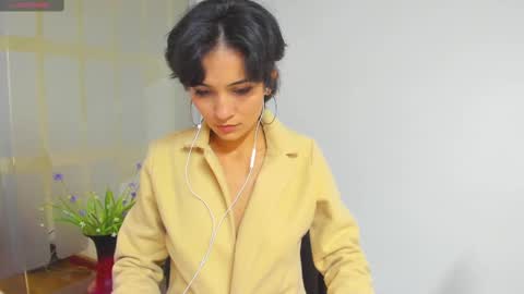 Snapshot of hanna_chloe chatting on 20, 2, 2025 Sara online show from 20, 2, 2025