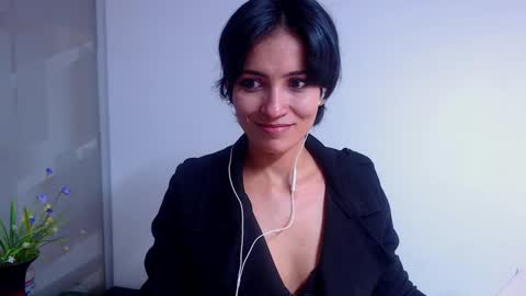 Snapshot of hanna_chloe chatting on 26, 2, 2025 Sara online show from 26, 2, 2025