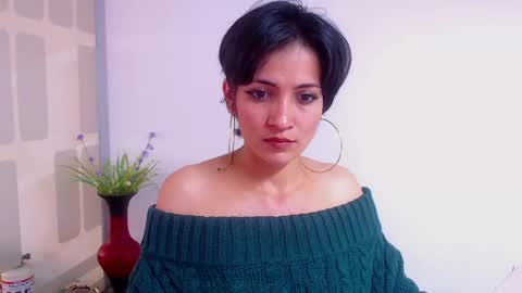 Snapshot of hanna_chloe chatting on 27, 2, 2025 Sara online show from 27, 2, 2025