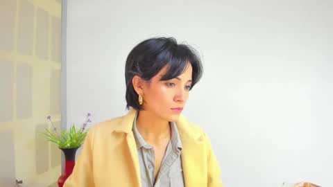 Snapshot of hanna_chloe chatting on 4, 3, 2025 Sara online show from 4, 3, 2025