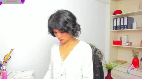 Snapshot of hanna_chloe chatting on 10, 9, 2025 Sara online show from 10, 9, 2025