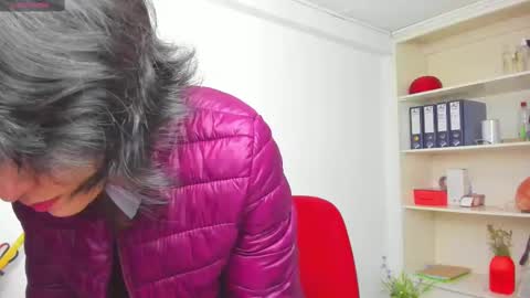 Snapshot of hanna_chloe chatting on 11, 9, 2025 Sara online show from 11, 9, 2025