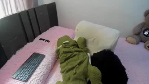 Monica online show from 25, 2, 2025