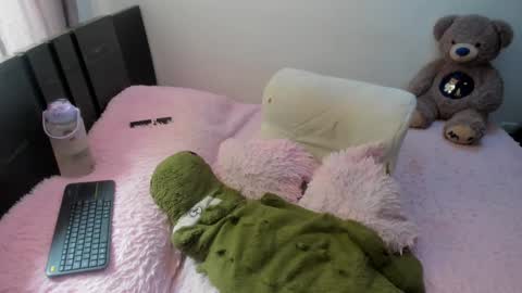 Monica online show from 26, 2, 2025