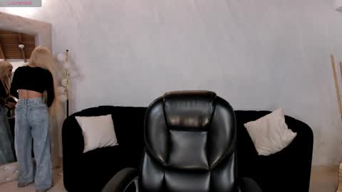 Snapshot of hannaconnor_ chatting on 12, 5, 2026 Hanna Connor online show from 12, 5, 2026