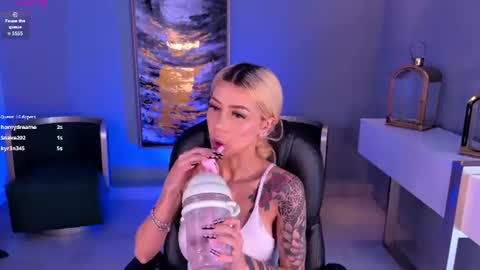  Hanna Connor  online show from 4, 7, 2026