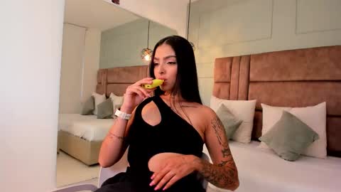 Hannah Milton online show from 13, 11, 2025