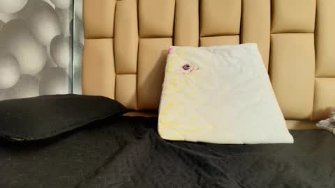 Snapshot of hannah_teehn chatting on 16, 10, 2025 hannah_teehn online show from 16, 10, 2025