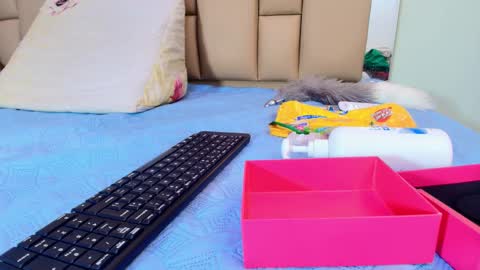 Snapshot of hannah_teehn chatting on 4, 11, 2025 hannah_teehn online show from 4, 11, 2025