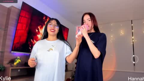 Snapshot of hannah_xoxo_ chatting on 2, 1, 2025 Hannah online show from 2, 1, 2025