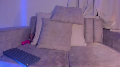 Hannah  online show from 21, 11, 2025