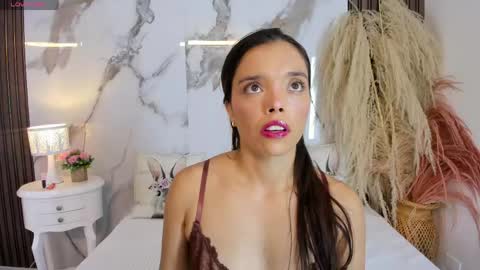 Snapshot of hannahill69 chatting on 9, 6, 2026 Hannahill69 online show from 9, 6, 2026