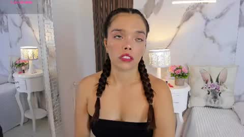 Snapshot of hannahill69 chatting on 17, 6, 2026 Hannahill69 online show from 17, 6, 2026
