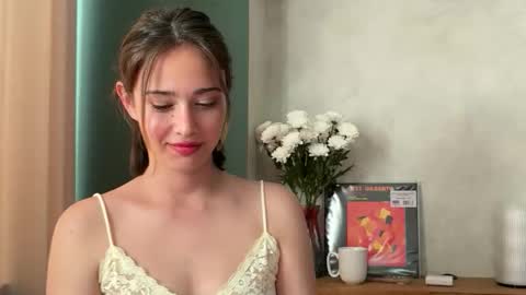Snapshot of hannahinto chatting on 25, 5, 2026 hannahinto online show from 25, 5, 2026