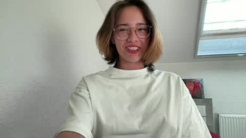 Snapshot of hannahinto chatting on 8, 7, 2026 hannahinto online show from 8, 7, 2026