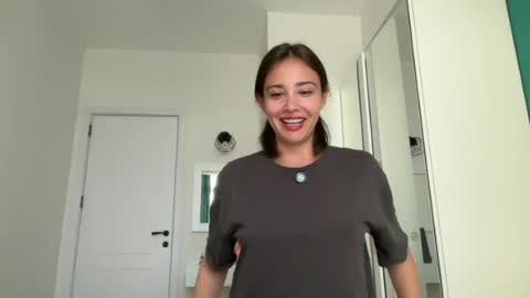 Snapshot of hannahinto chatting on 2, 8, 2026 hannahinto online show from 2, 8, 2026