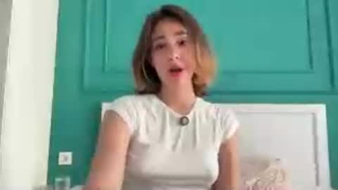 Snapshot of hannahinto chatting on 6, 8, 2026 hannahinto online show from 6, 8, 2026
