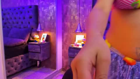 Snapshot of hannahvianey chatting on 18, 9, 2025 Hannah online show from 18, 9, 2025