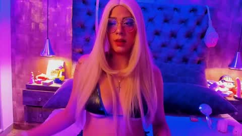 Snapshot of hannahvianey chatting on 5, 10, 2025 Hannah online show from 5, 10, 2025