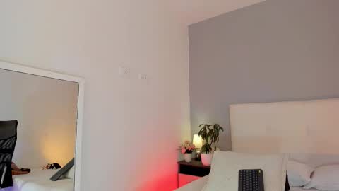 hannamartinnez online show from 4, 10, 2025