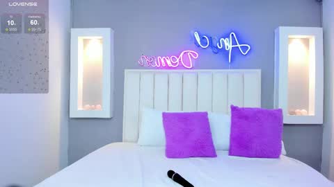 HannaPaola online show from 1, 3, 2025