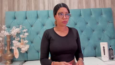 Snapshot of hannnafoxx chatting on 18, 12, 2024 online show from 18, 12, 2024