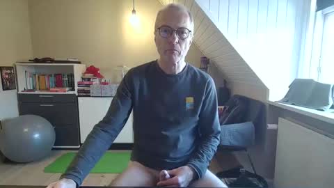 Snapshot of hanse_1 chatting on 20, 12, 2024 Hanse online show from 20, 12, 2024