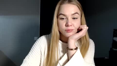 happy_fox_ online show from 18, 1, 2025